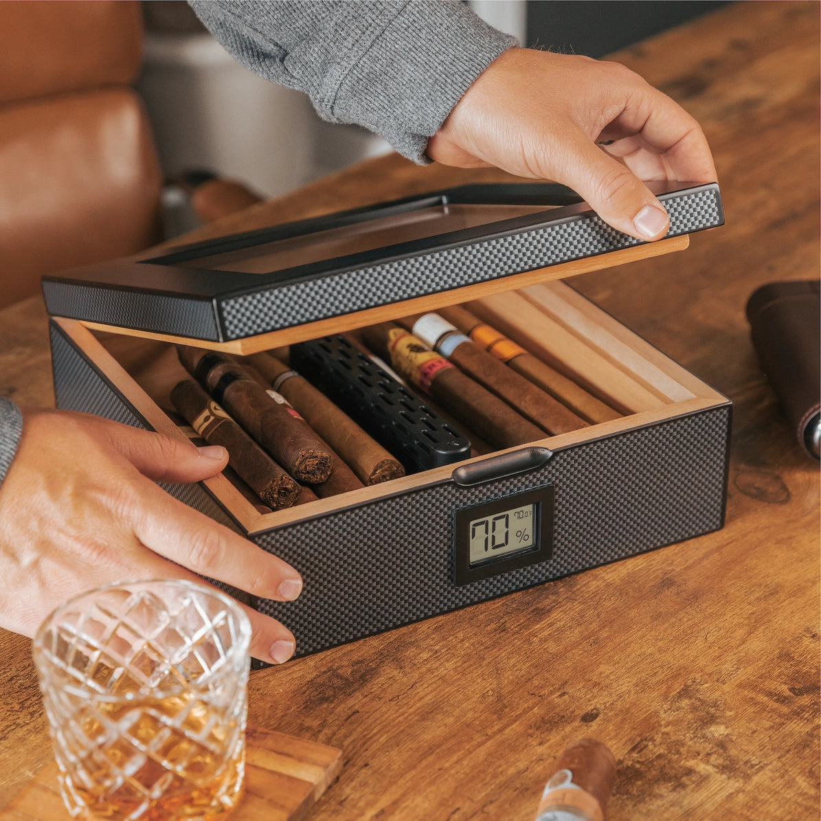 Mag Humidor - Carbon Fiber