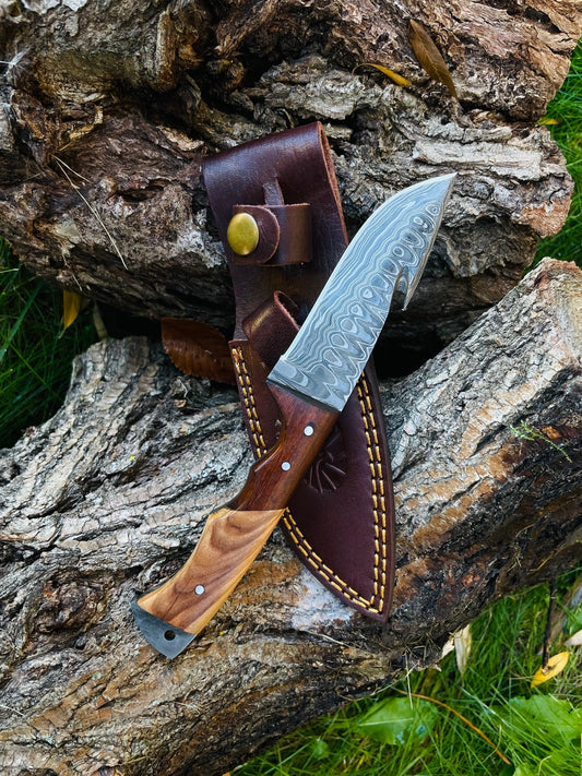 Damascus Steel Guthook Skinning Knife