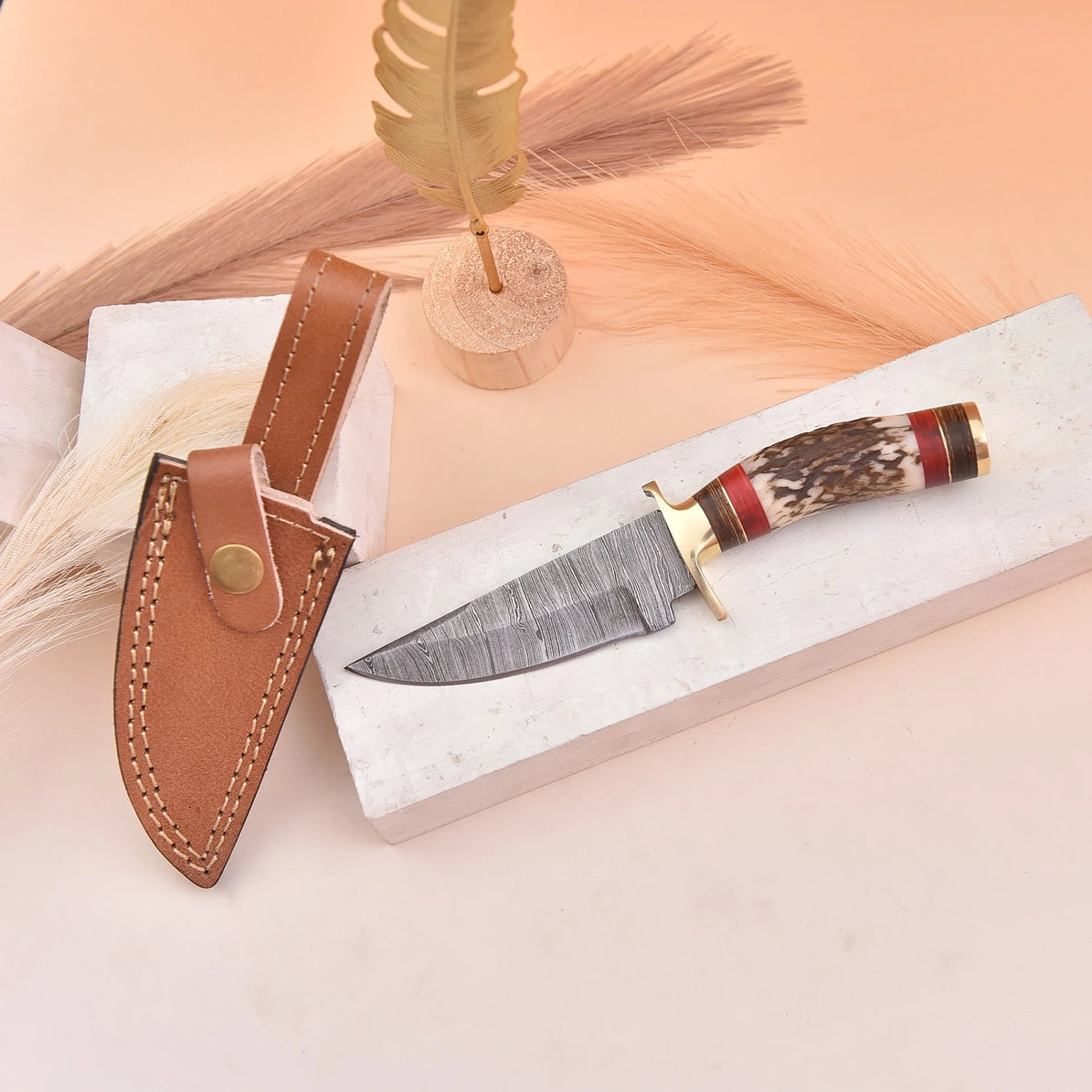 Twist Pattern Damascus Hunting Knife – 300 Layers of Hand-Forged Steel