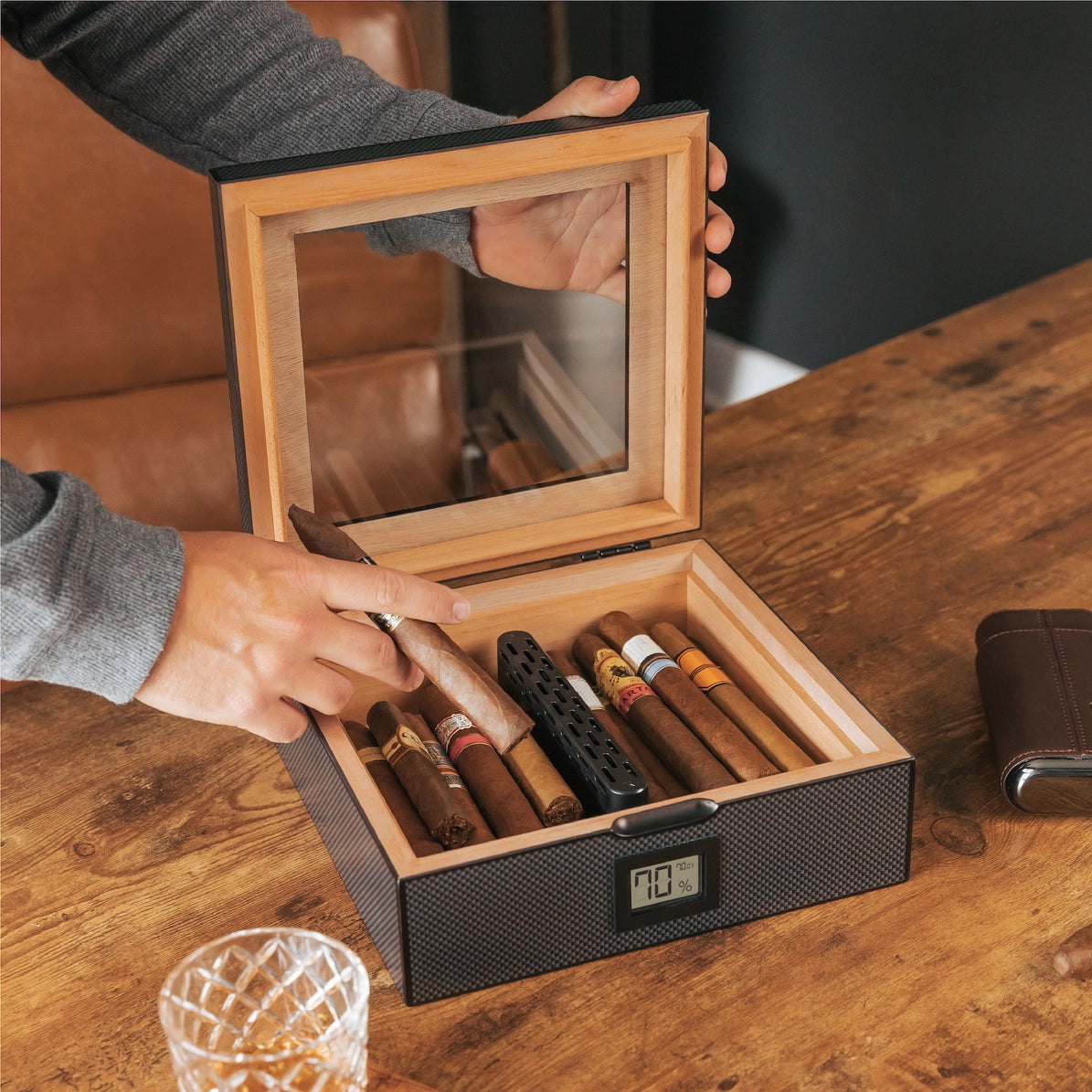Mag Humidor - Carbon Fiber