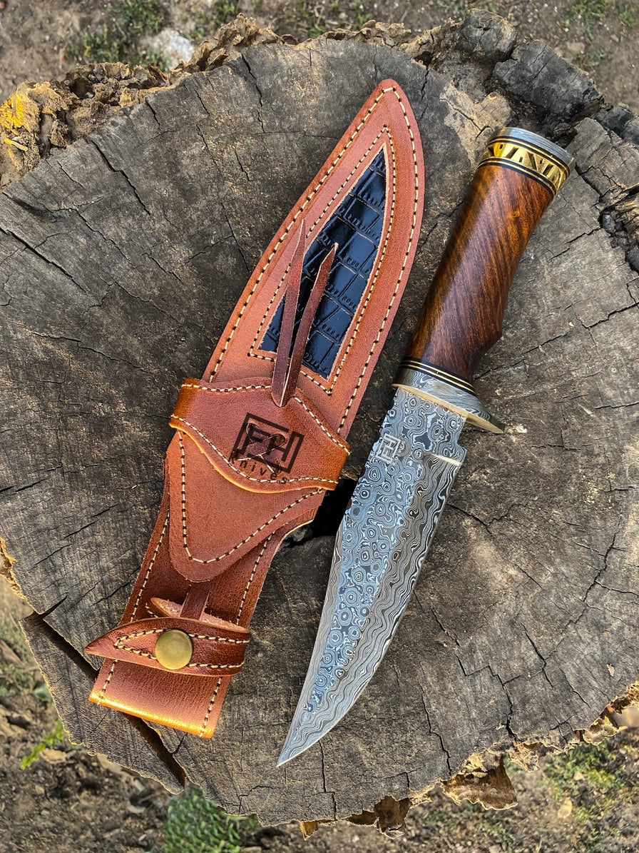 Forged Damascus Steel Knife – Ladder Pattern | 300-Layer Blade