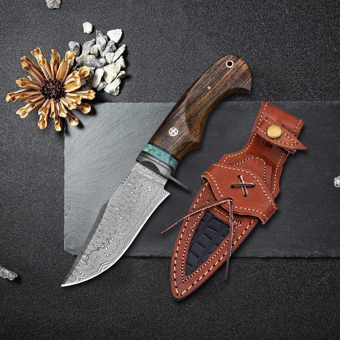 Ladder Pattern Damascus Hunting Knife – 300 Layers of Forged Steel